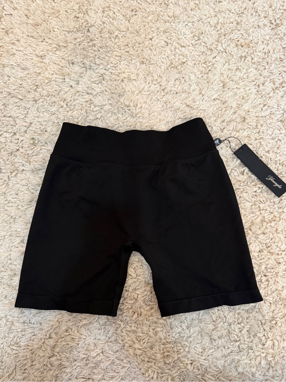 NWT YOUNGLA Curve Seamless Shorts Size L